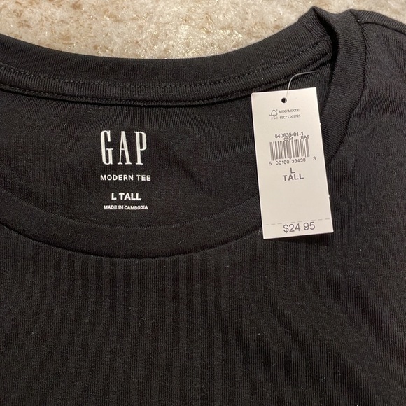 Gap Crewneck Tee - Picture 3 of 4